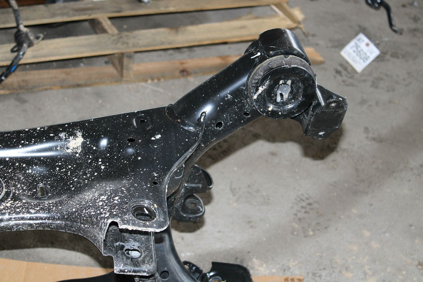 Undercarriage Crossmember KIA K900 19