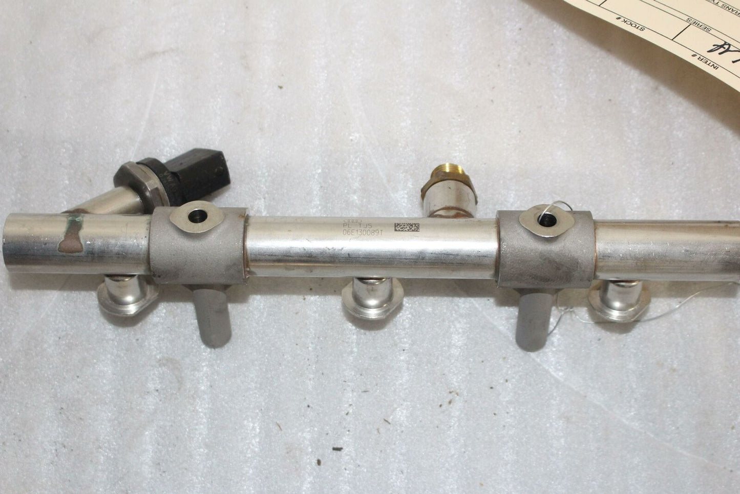 Fuel Injection Rail AUDI A4 06