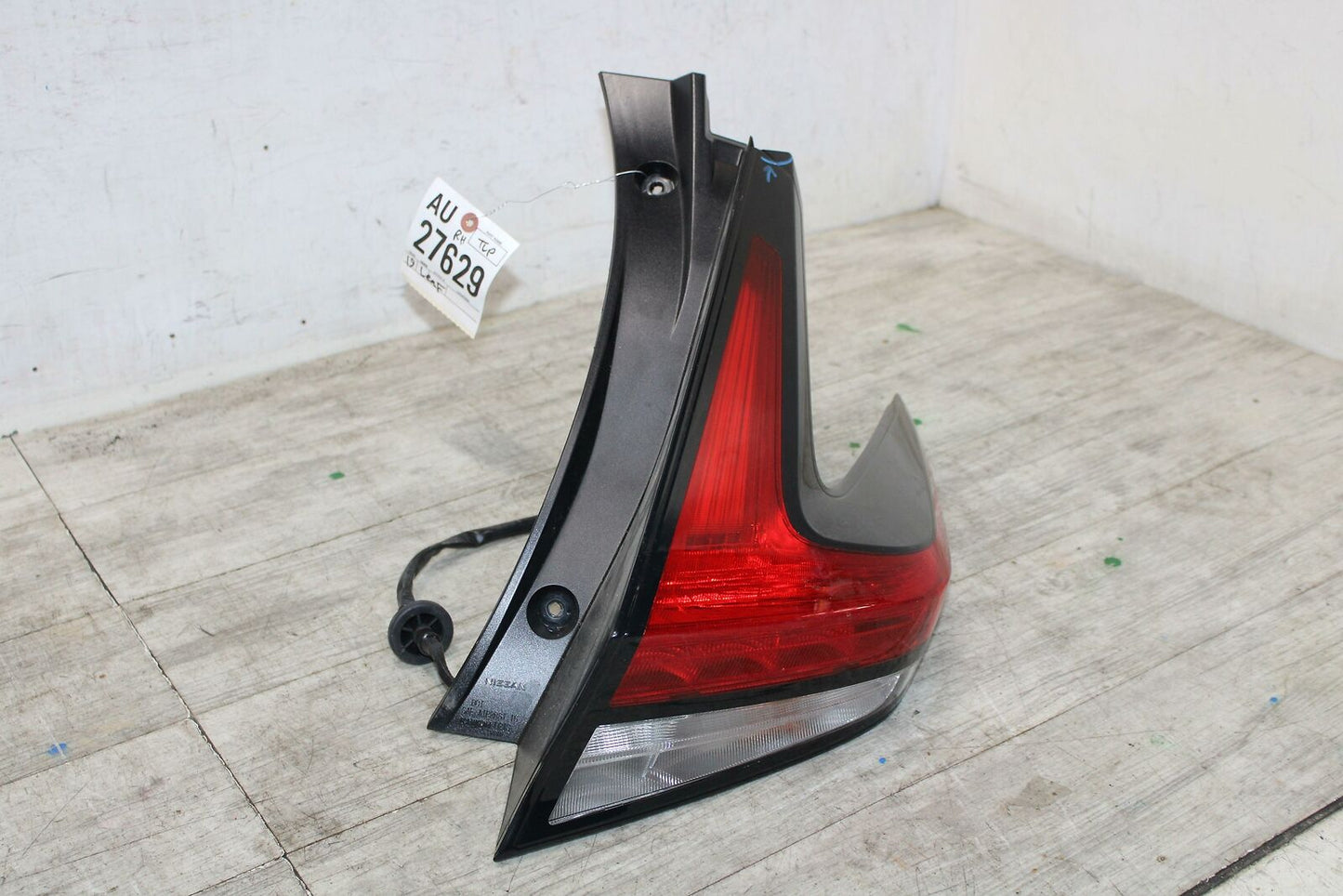 Tail Light Assembly NISSAN LEAF Right 18 19 20