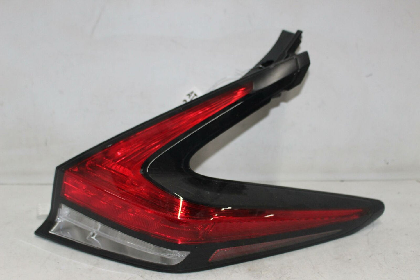 Tail Light Assembly NISSAN LEAF Right 18 19 20