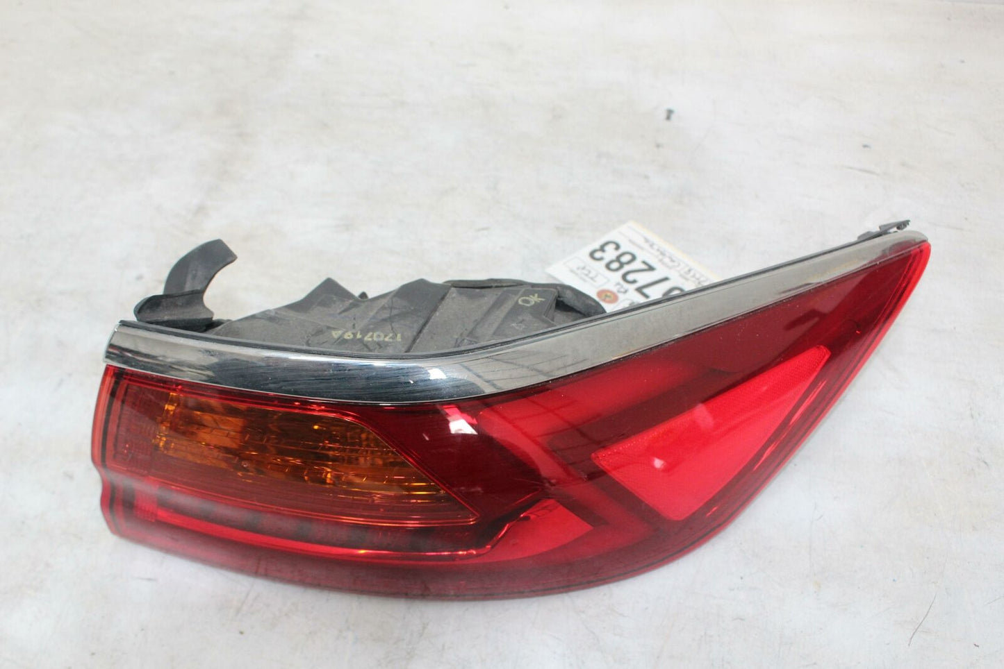 Tail Light Assembly KIA CADENZA Right 17 18 19