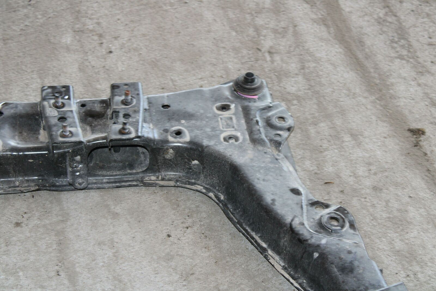 Undercarriage Crossmember NISSAN LEAF 20