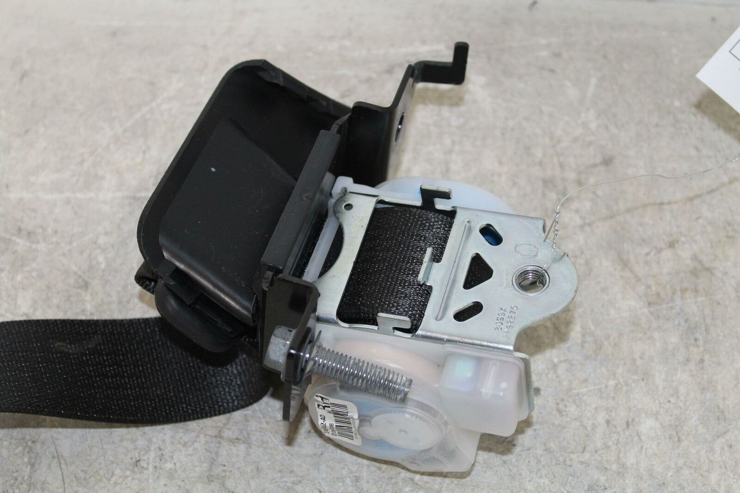 Rear Seat Belt FORD MUSTANG Right 17