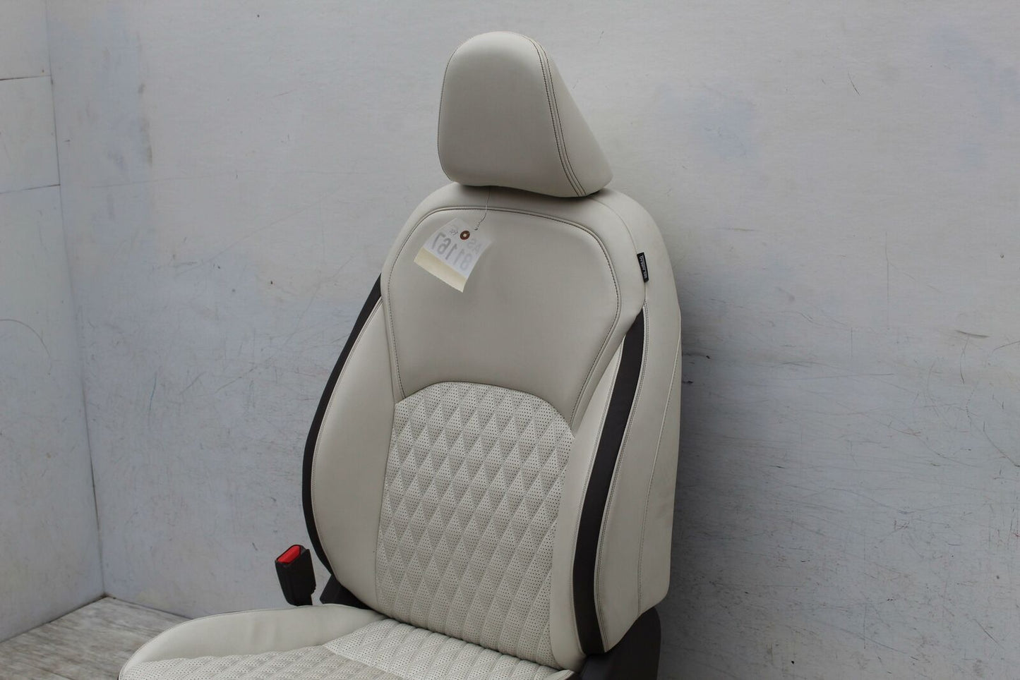 Front Seat INFINITI QX50 19