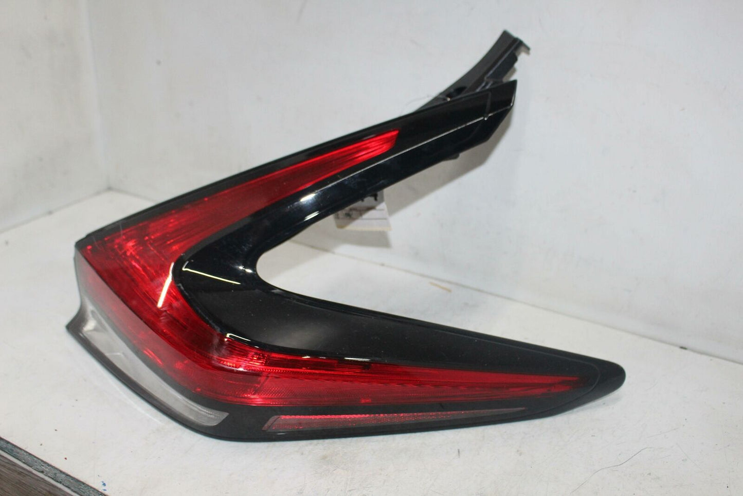 Tail Light Assembly NISSAN LEAF Right 18 19 20