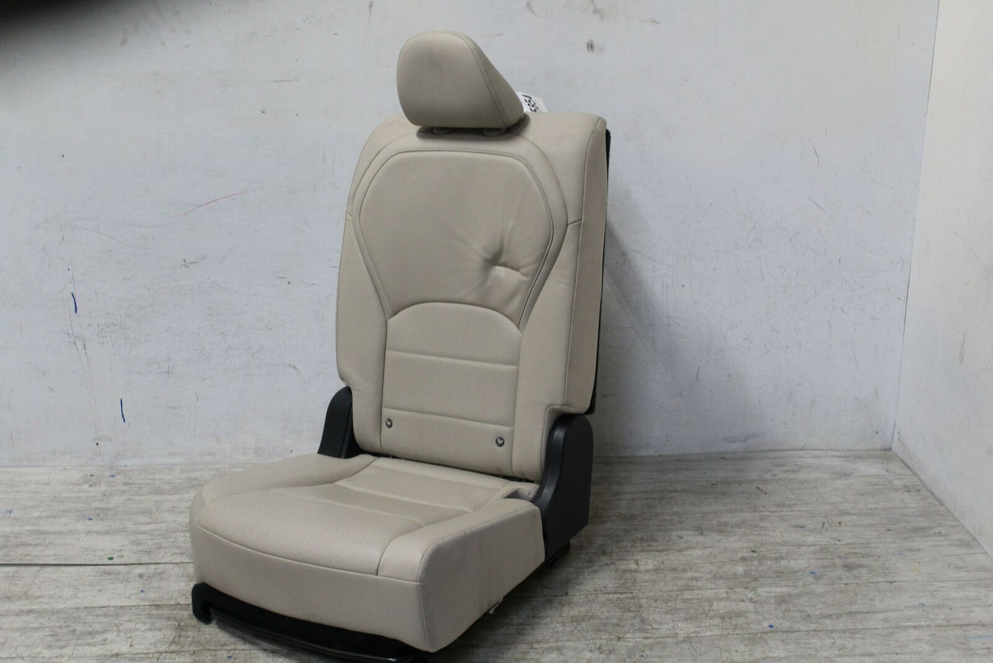 Rear Seat INFINITI QX50 19