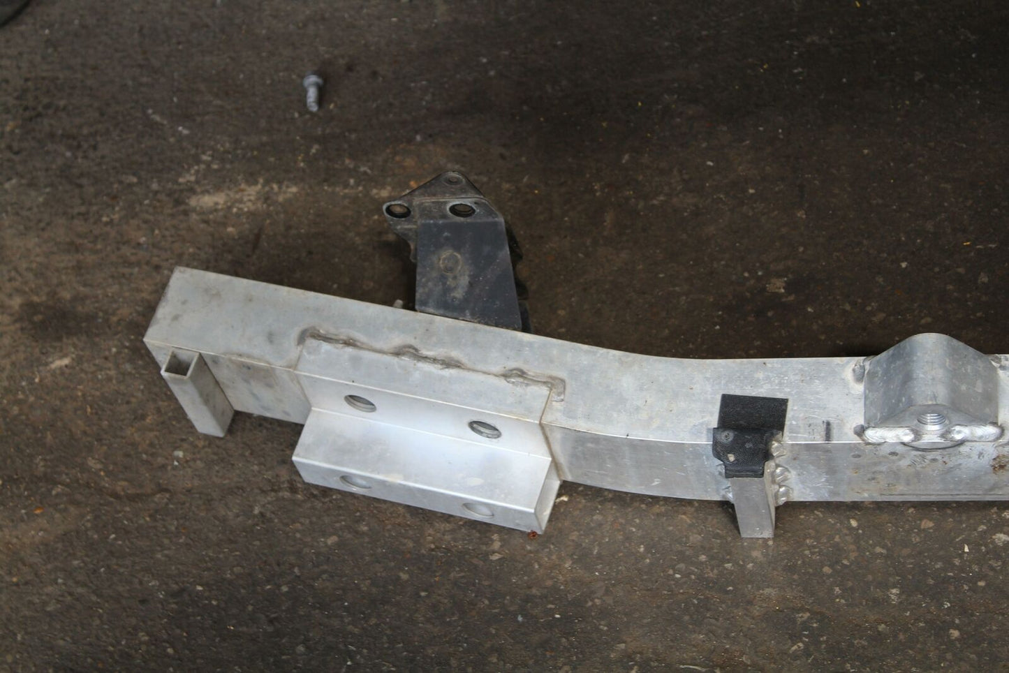 Front Bumper Reinforcement INFINITI G35 04