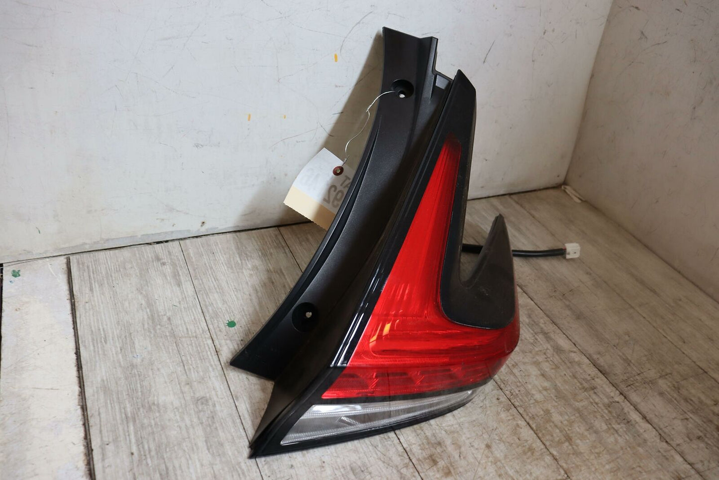 Tail Light Assembly NISSAN LEAF Right 18 19 20