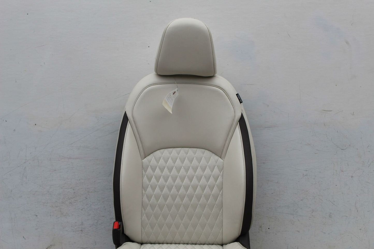 Front Seat INFINITI QX50 19