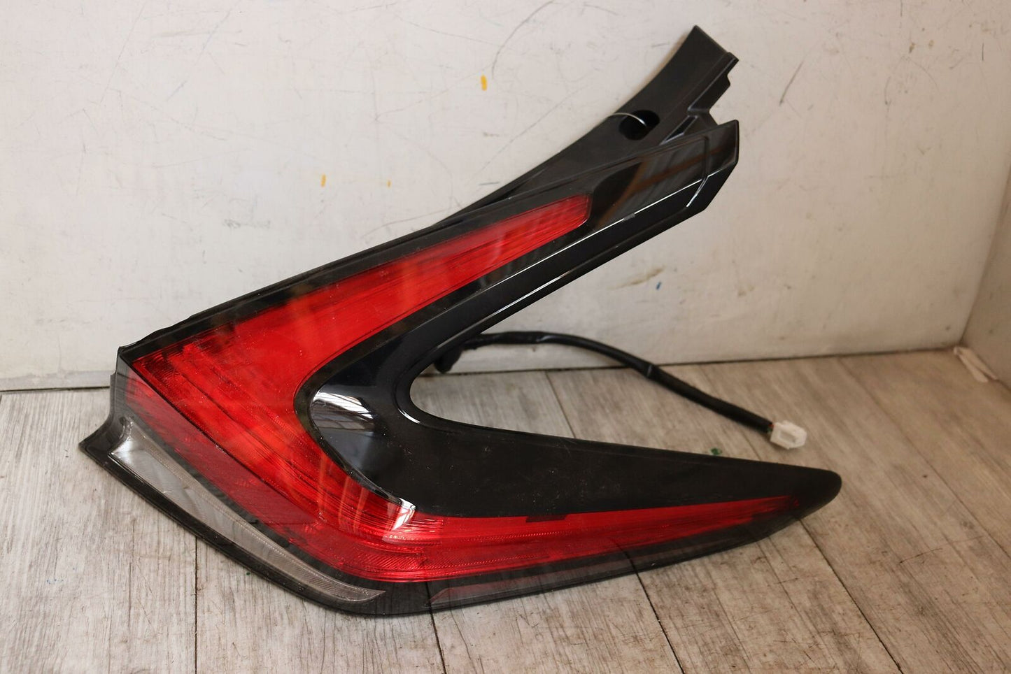 Tail Light Assembly NISSAN LEAF Right 18 19 20