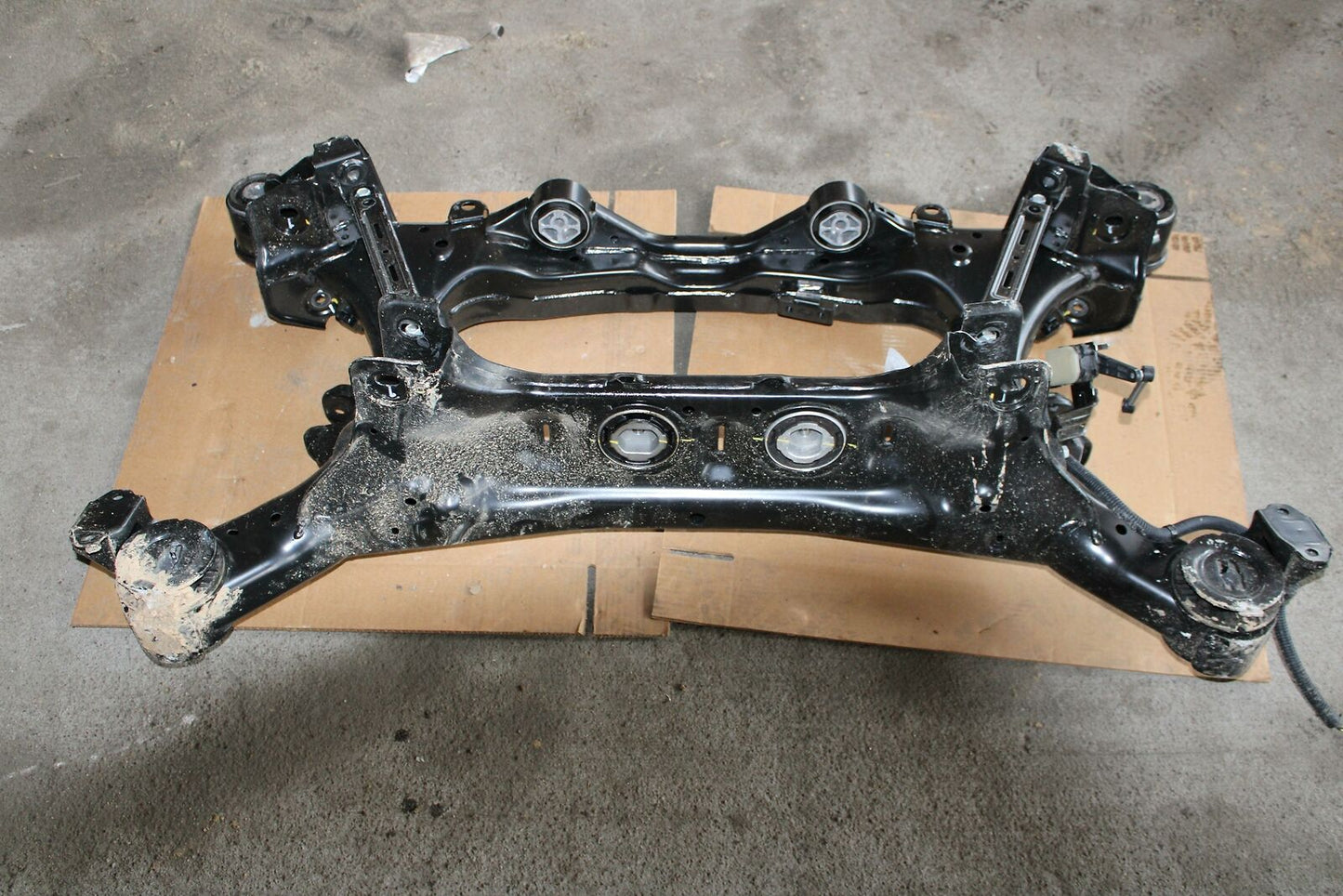 Undercarriage Crossmember KIA K900 19