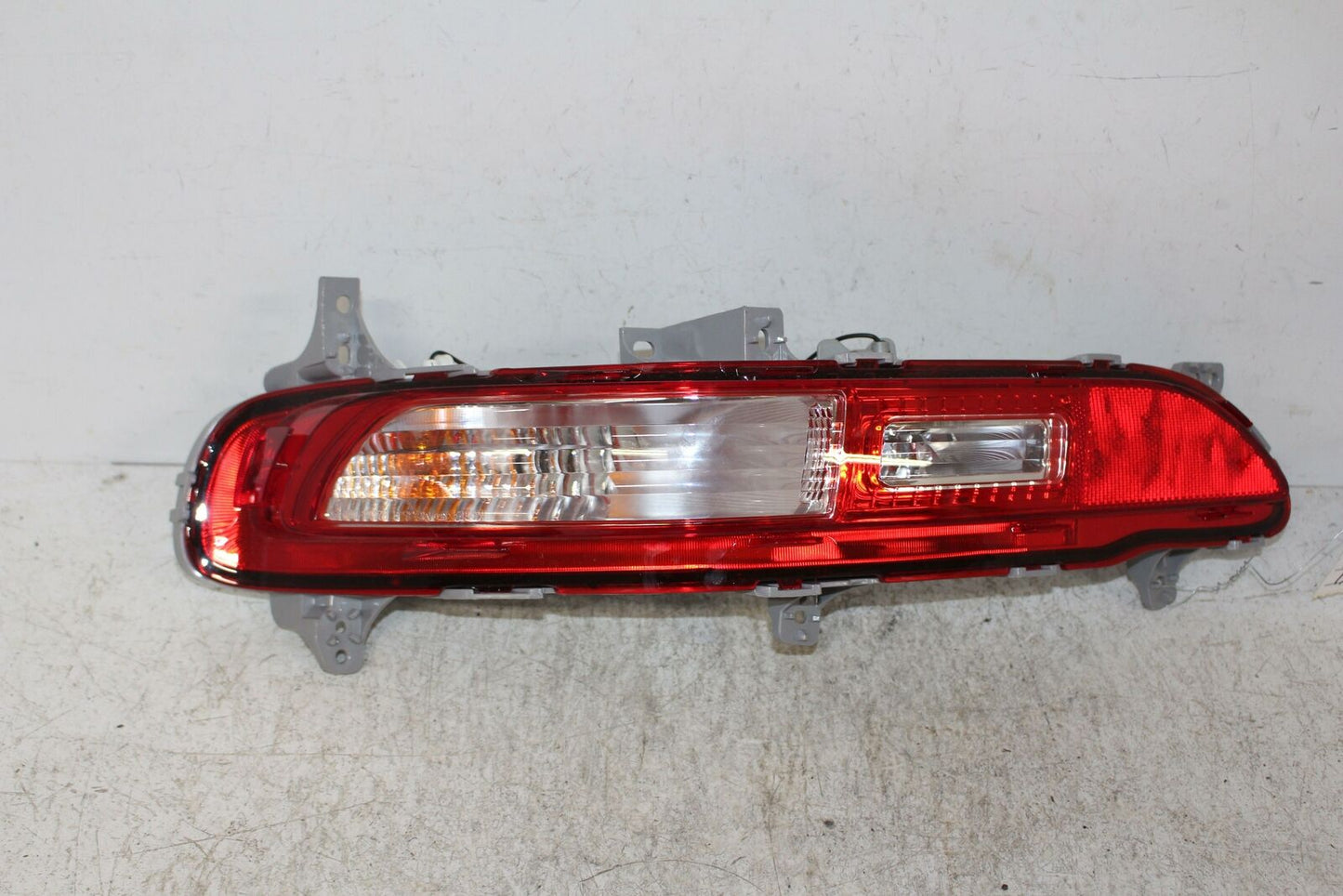 Tail Light Assembly KIA SPORTAGE Right 17 18 19