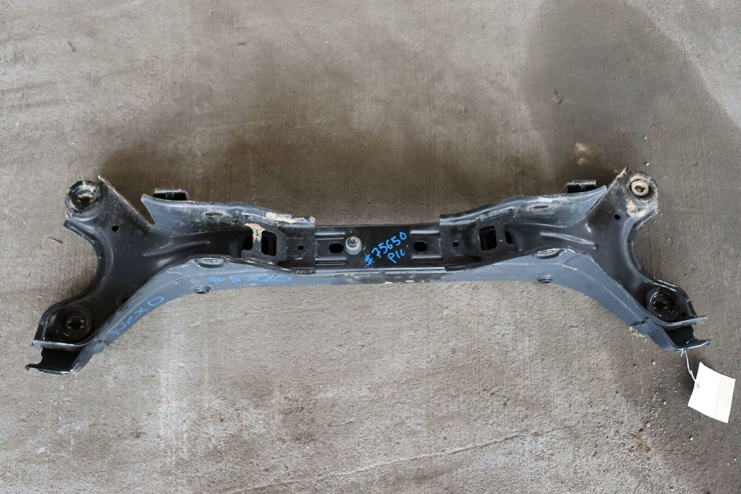 Undercarriage Crossmember NEXO 19