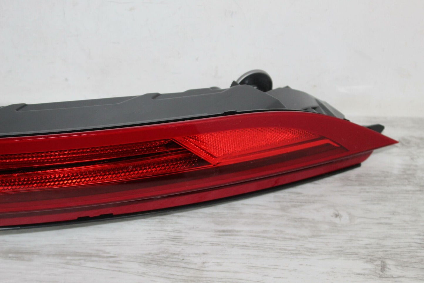 Tail Light Assembly JAGUAR F-TYPE Right 18 19