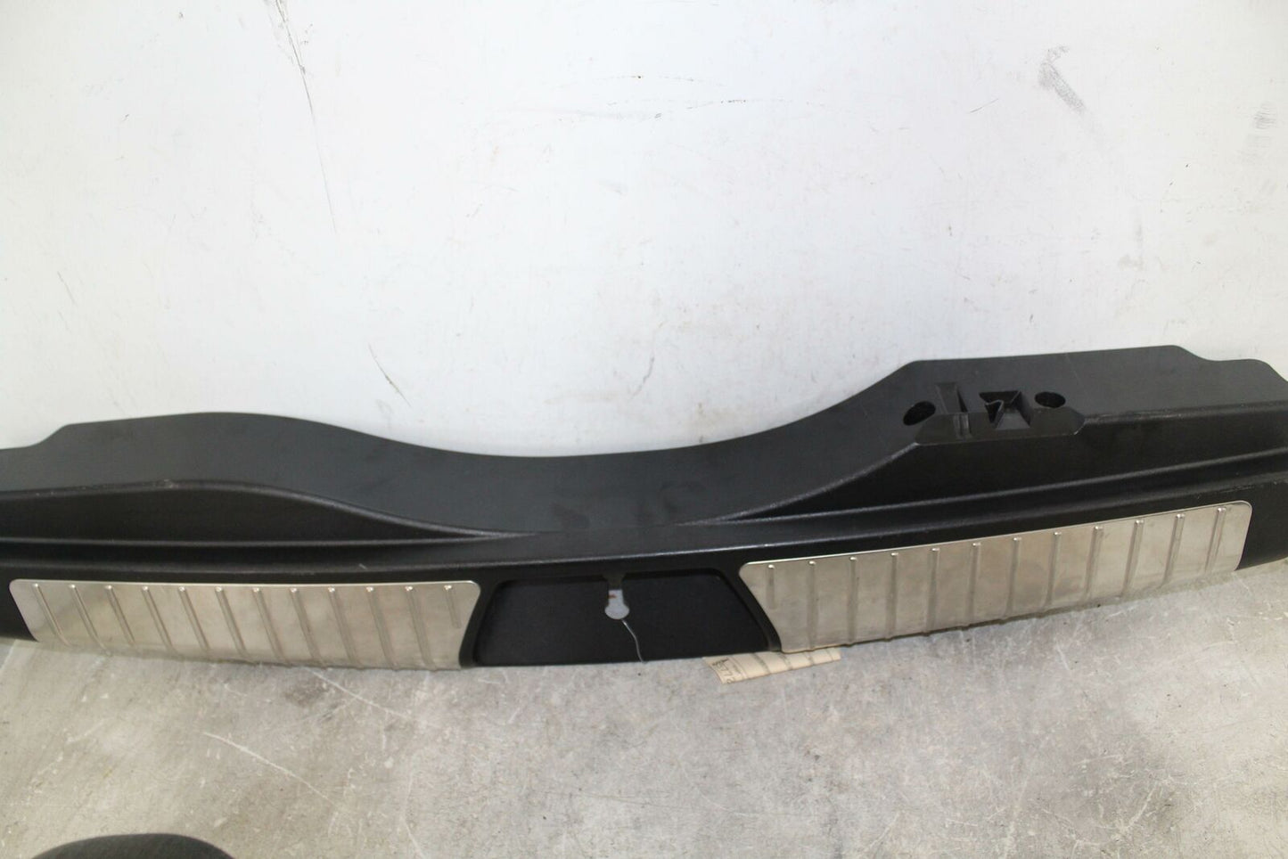 Tail Panel Moulding MERCEDES GL CLASS 08