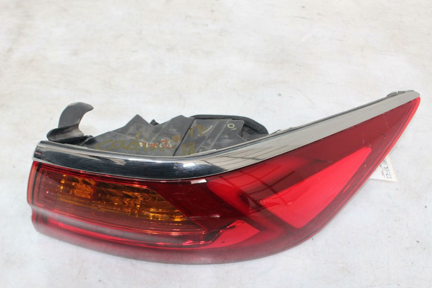 Tail Light Assembly KIA CADENZA Right 17 18 19