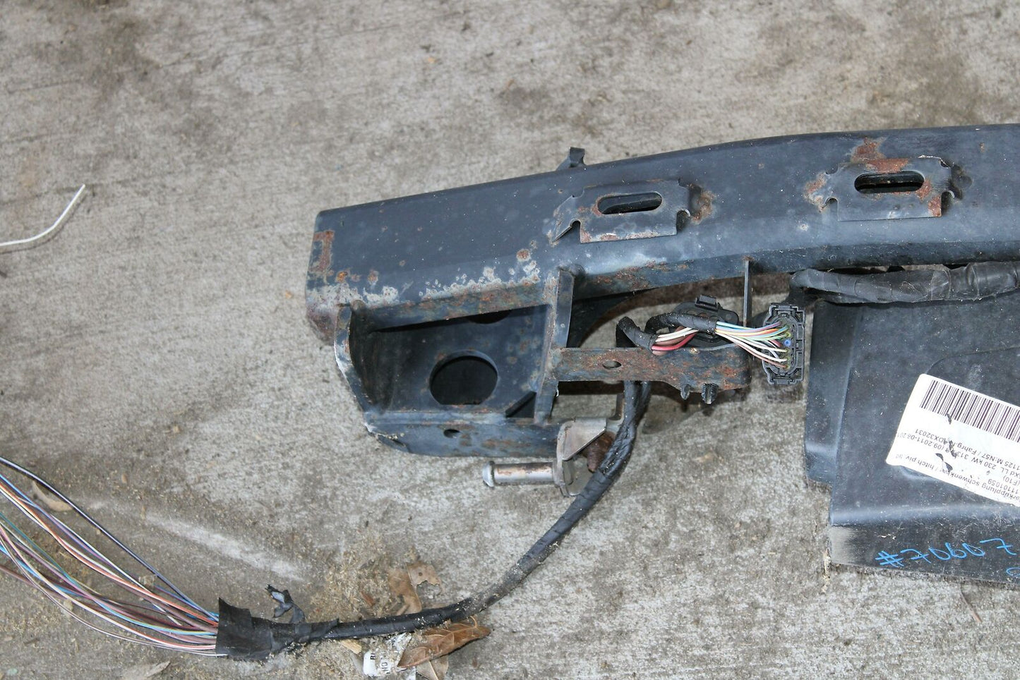 Trailer Hitch BMW 535I 13