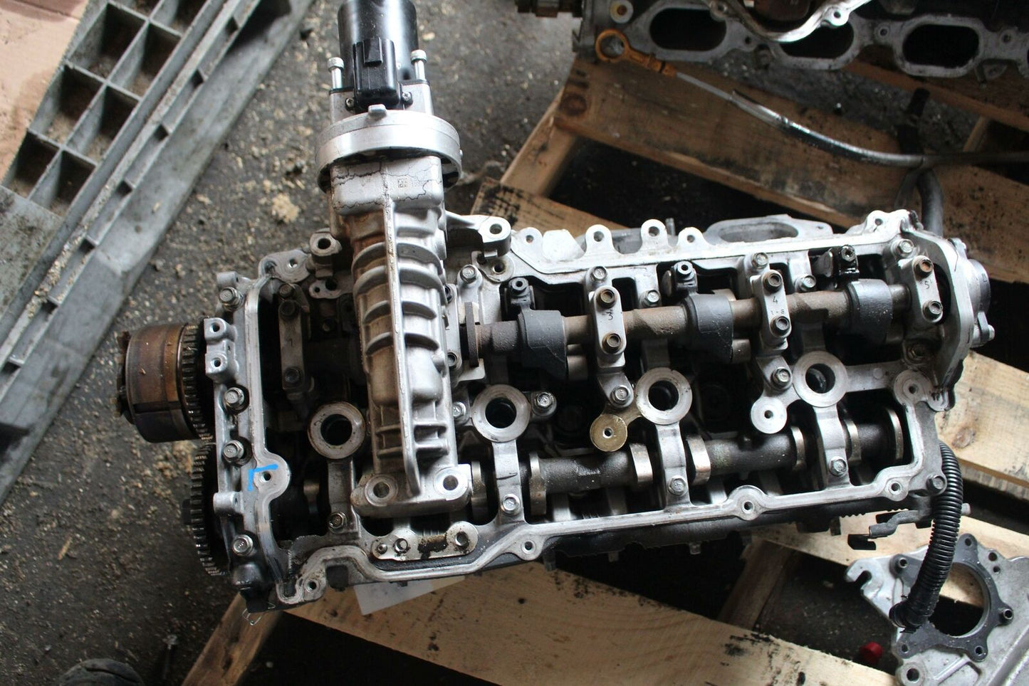 Cylinder Head INFINITI QX56 11 12 13