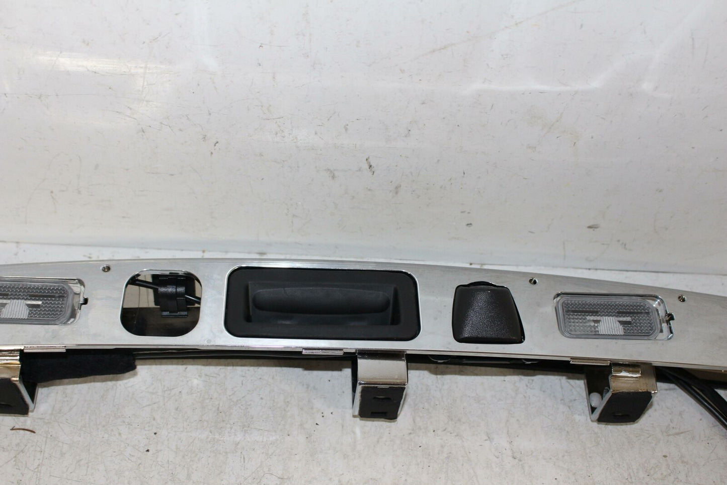 Lid/gate Moulding JAGUAR XF 15