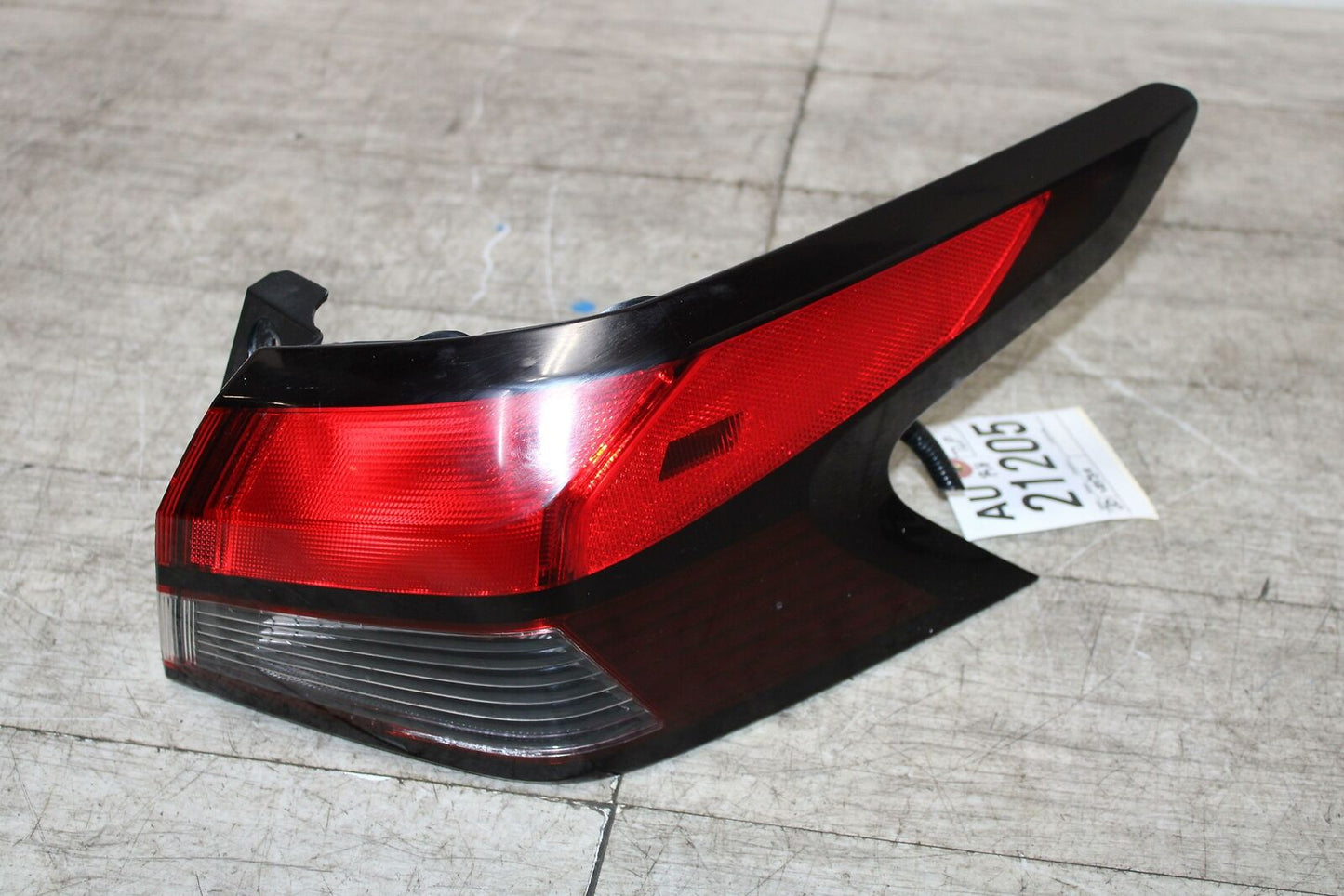 Tail Light Assembly NISSAN VERSA Right 20