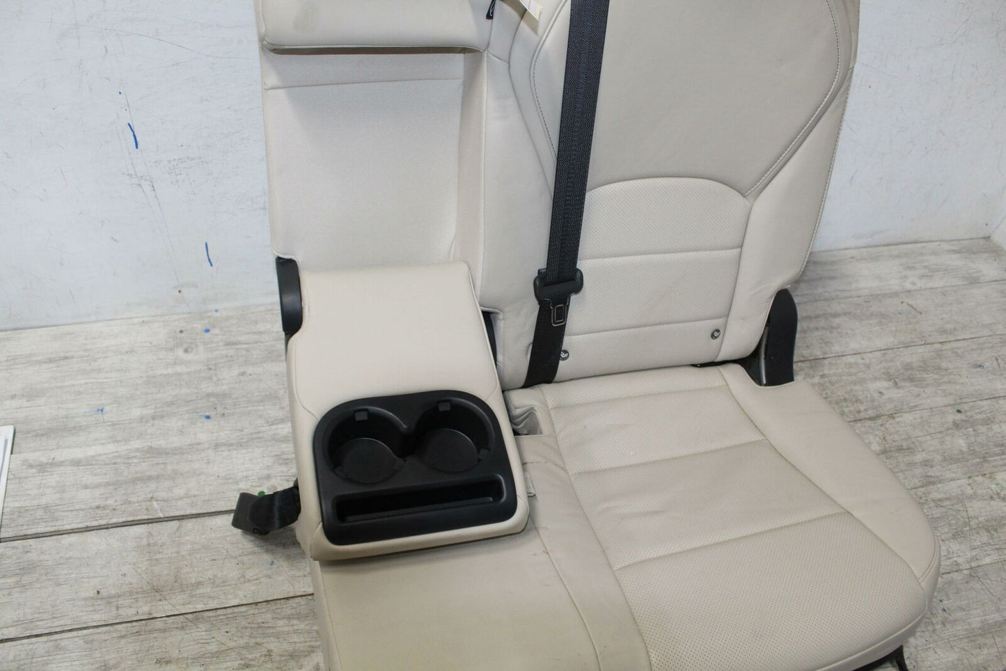 Rear Seat INFINITI QX50 19