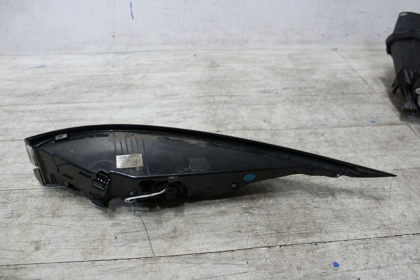 Tail Light Assembly LAND ROVER Left 18