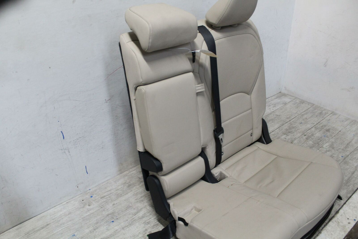 Rear Seat INFINITI QX50 19