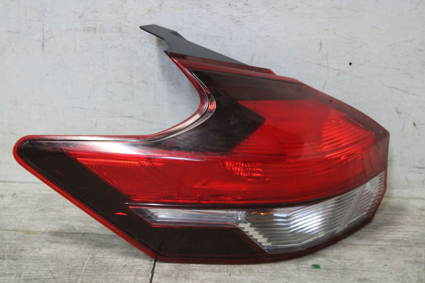 Tail Light Assembly NISSAN KICKS Left 18 19 20