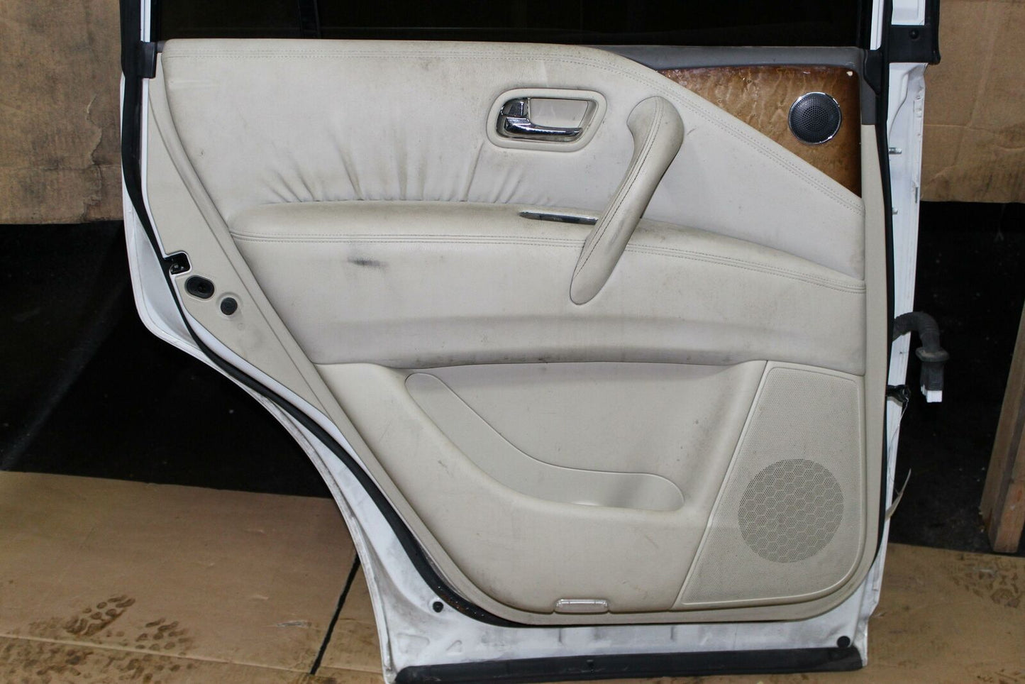 Rear Door INFINITI QX56 Left 11 12 13