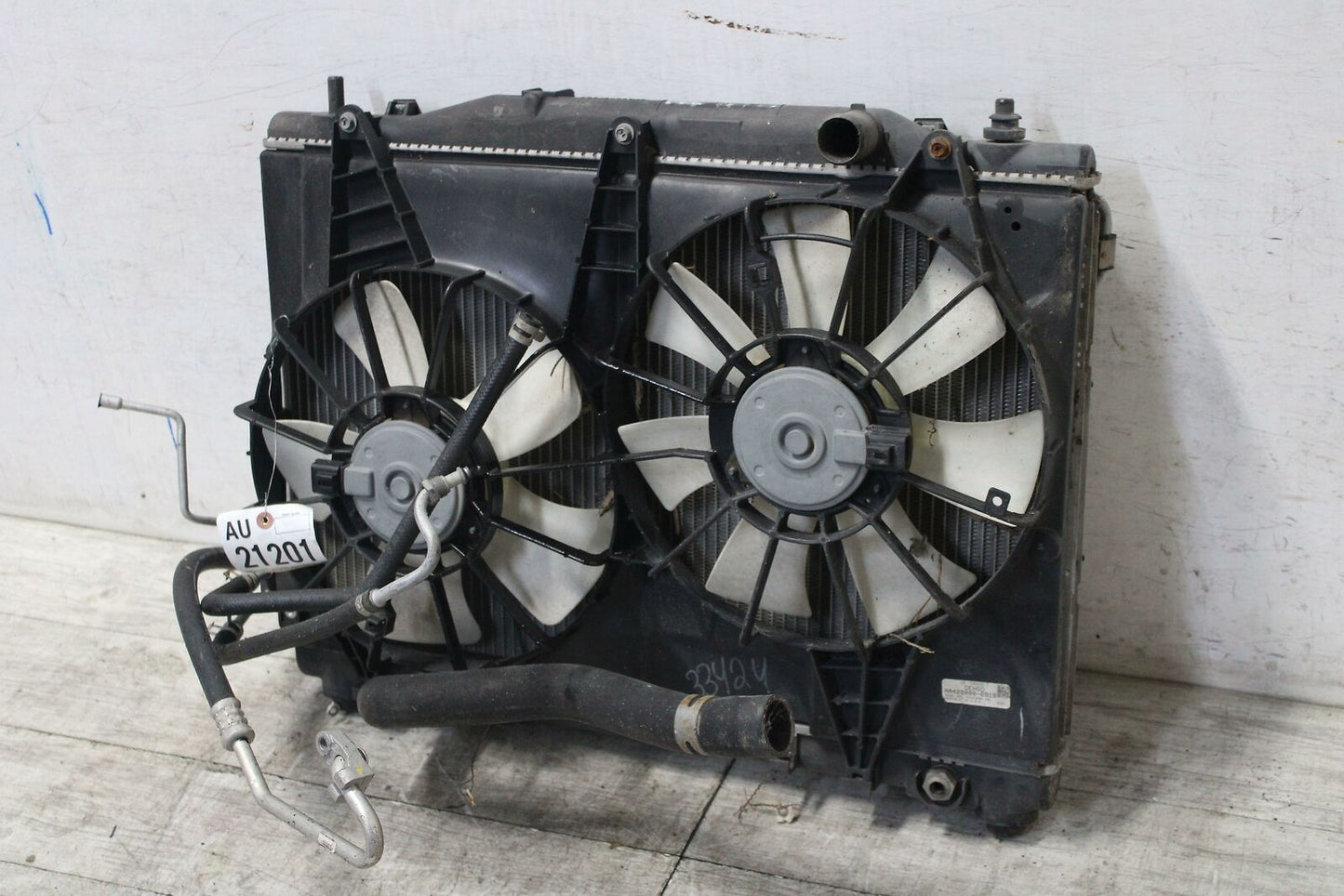 Radiator CADILLAC CTS 06 07
