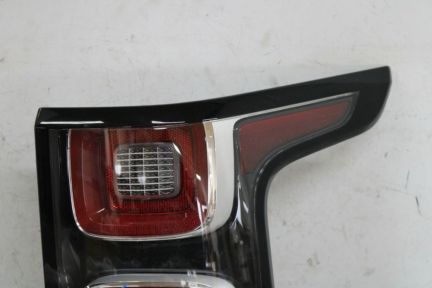 Tail Light Assembly RANGE ROVER Right 18