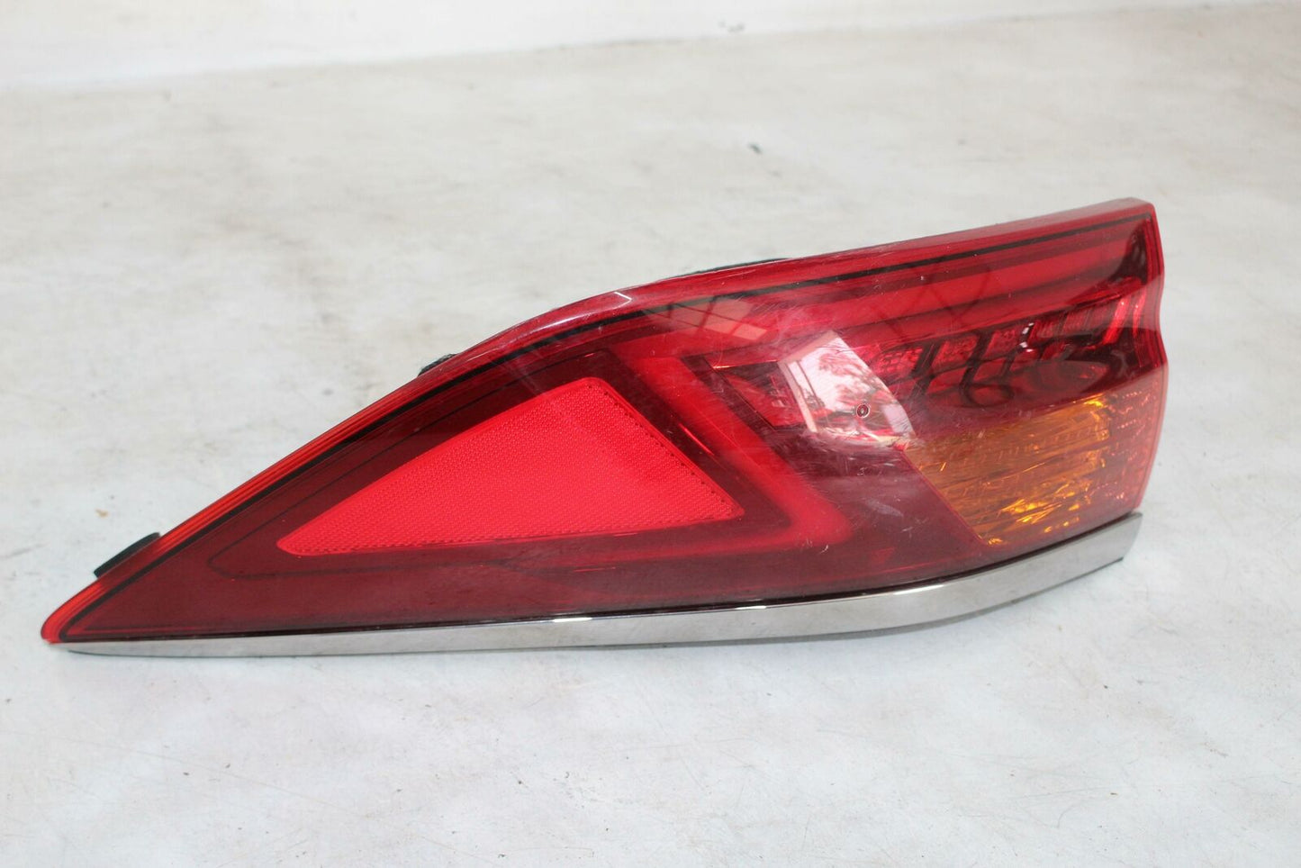 Tail Light Assembly KIA CADENZA Right 17 18 19