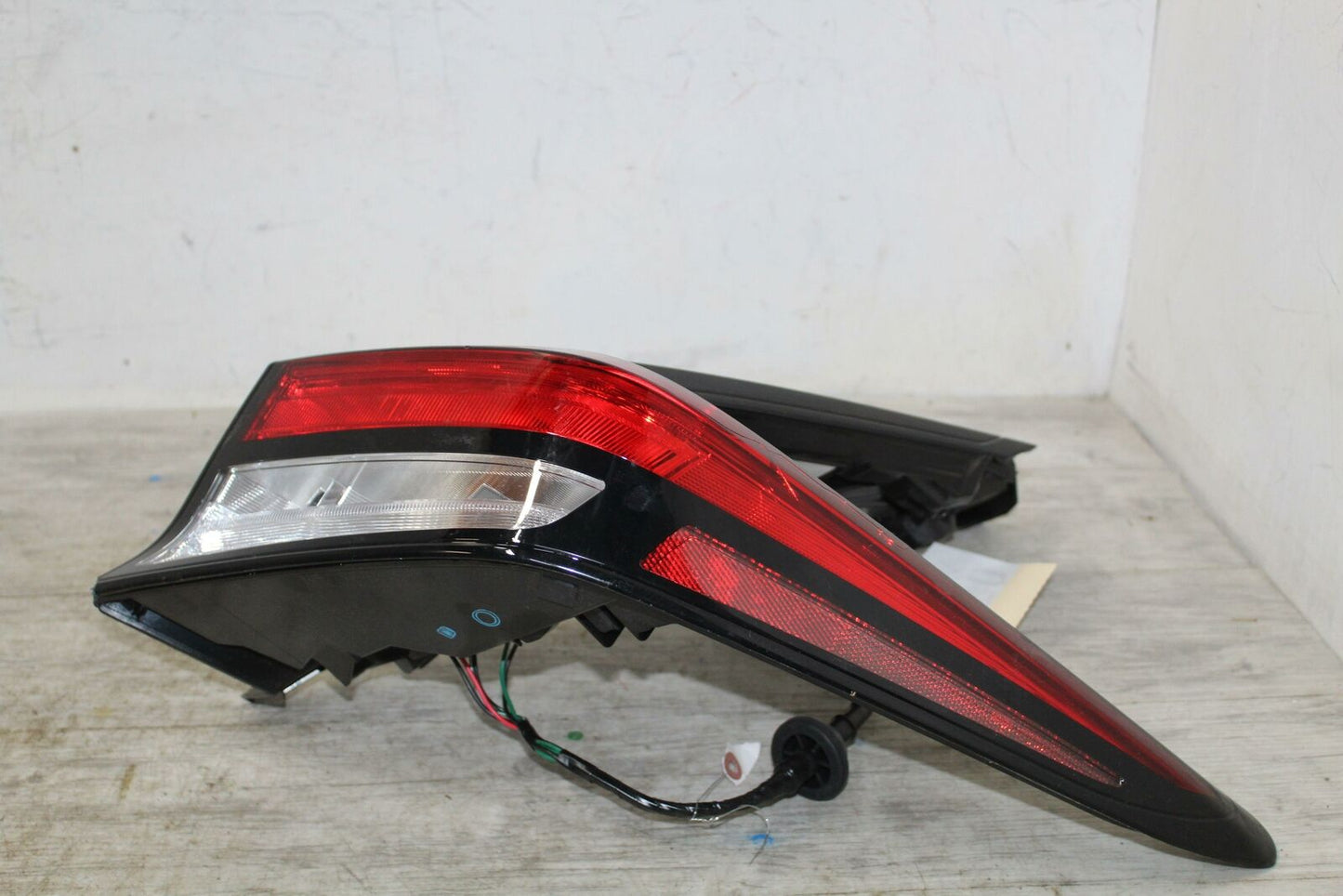 Tail Light Assembly NISSAN LEAF Right 18 19 20