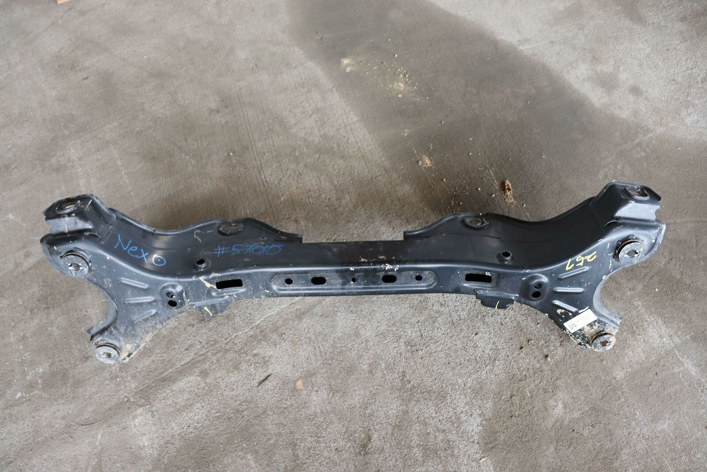 Undercarriage Crossmember NEXO 19