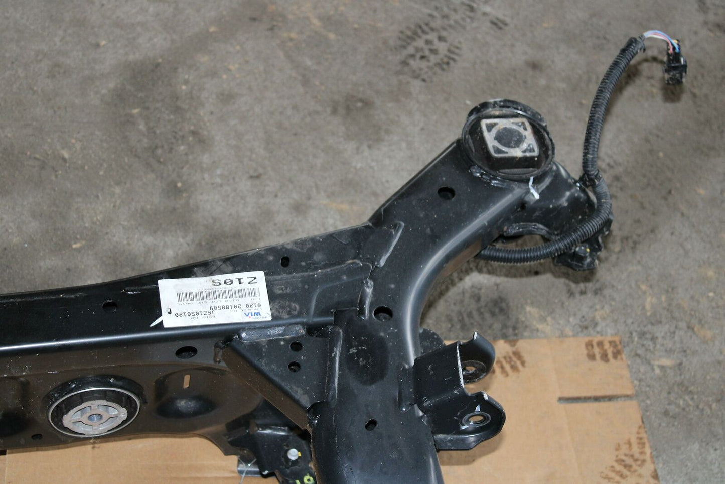 Undercarriage Crossmember KIA K900 19