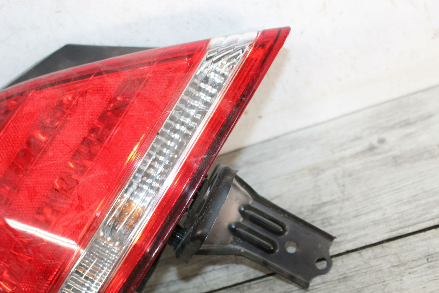 Tail Light Assembly TOYOTA AVALON Left 00 01 02