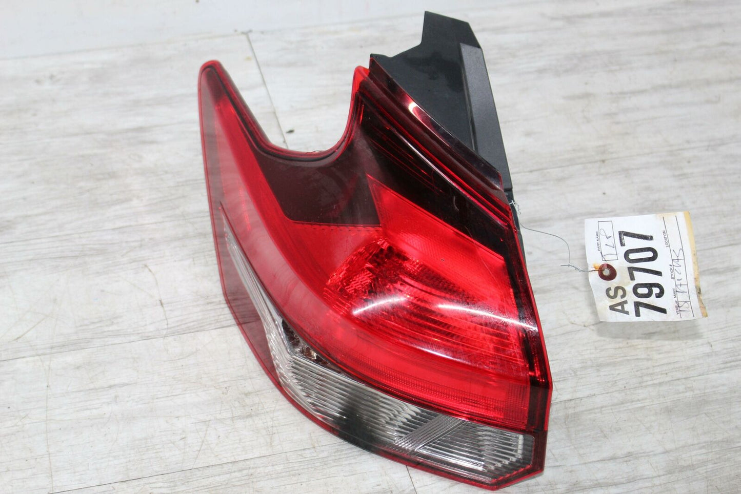 Tail Light Assembly NISSAN KICKS Left 18 19 20