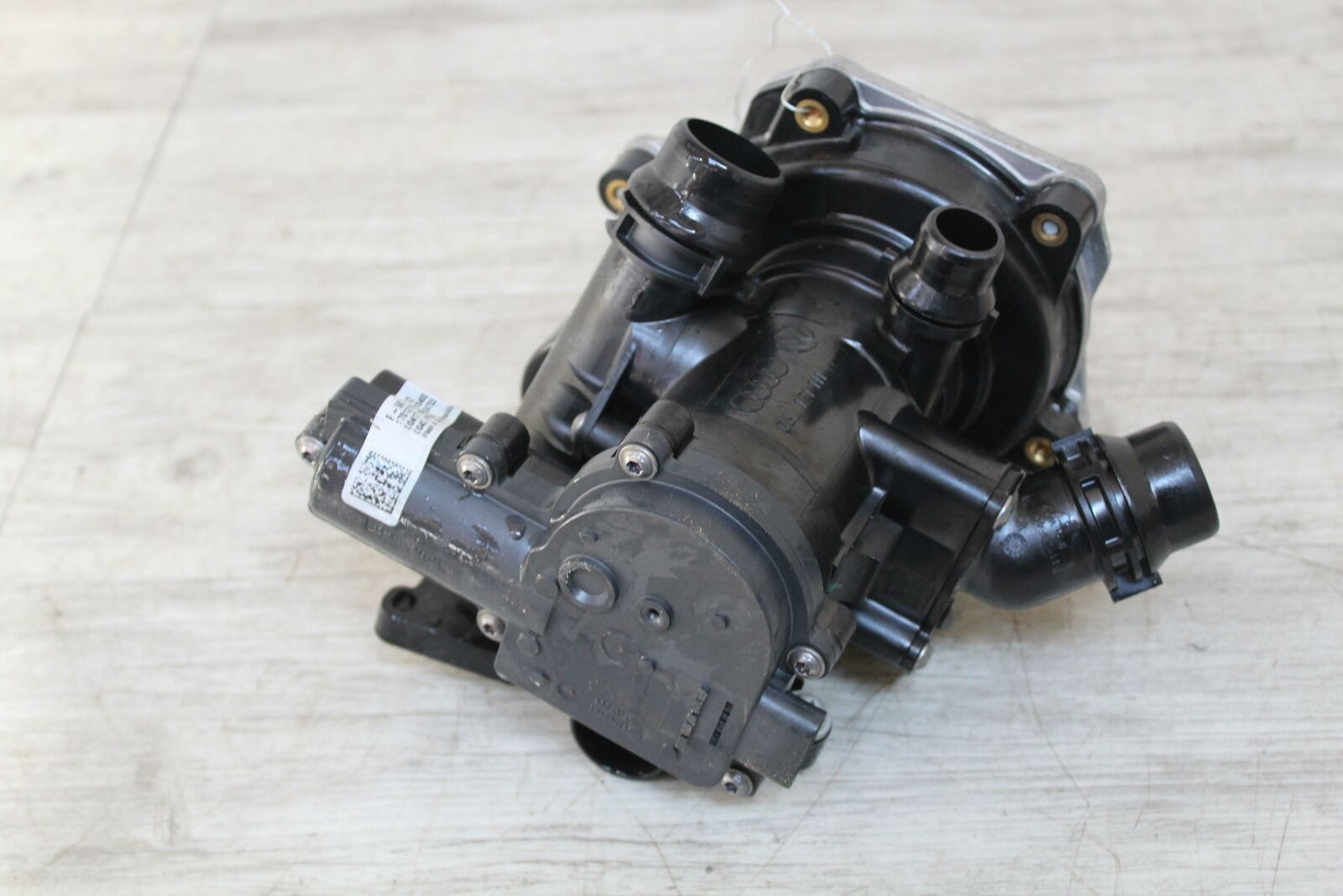 Water Pump Housing AUDI A4 Right 17