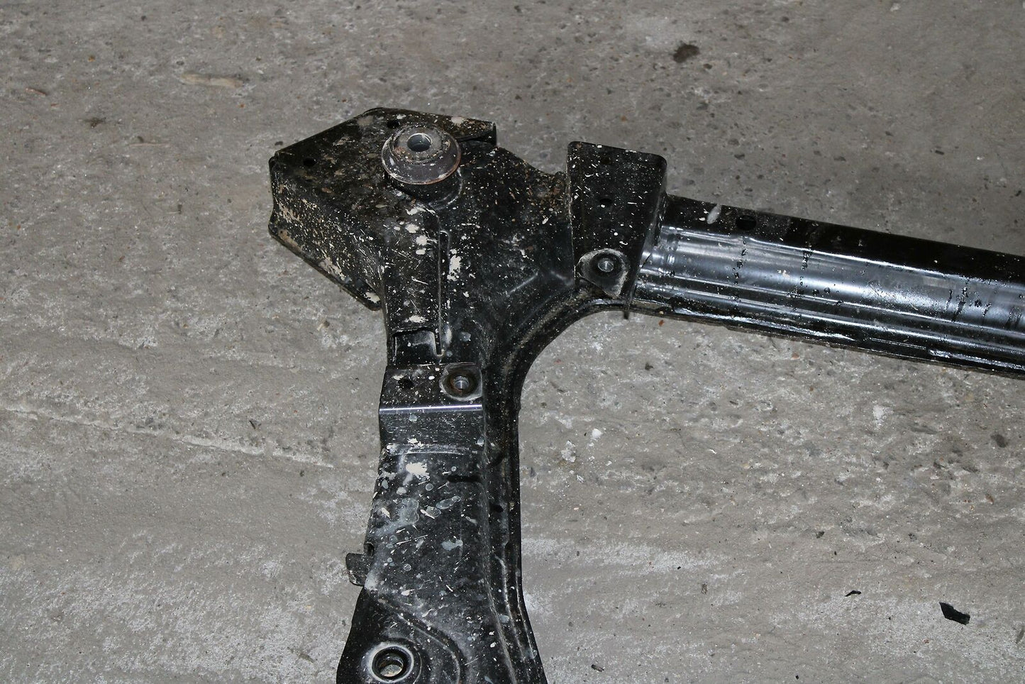 Undercarriage Crossmember NISSAN LEAF 18 19