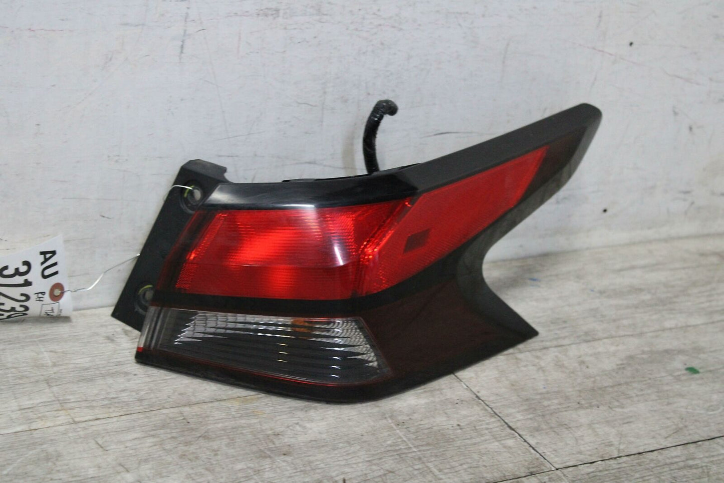 Tail Light Assembly NISSAN VERSA Right 20