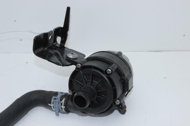 Water Pump Housing AUDI A3 Left 16