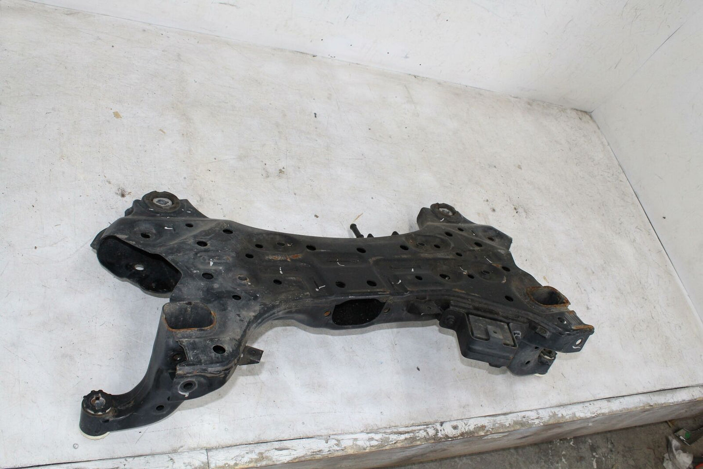 Undercarriage Crossmember HYUNDAI ELANTRA 11 12 13 14 15 16 17