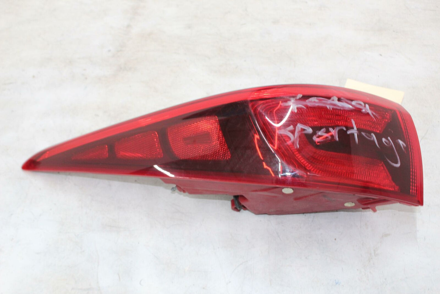 Tail Light Assembly KIA SPORTAGE Right 17 18 19