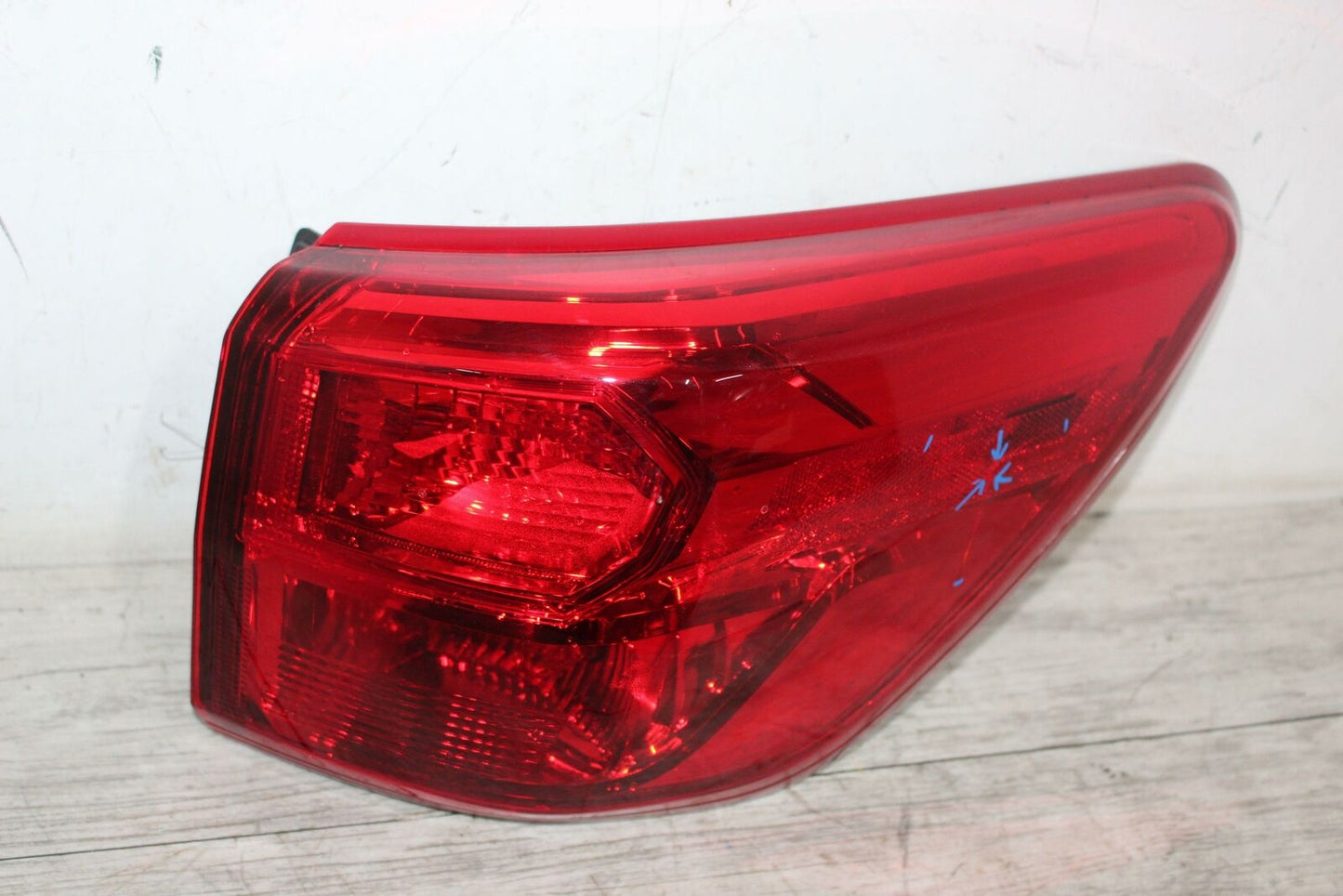 Tail Light Assembly NISSAN PATHFINDER Right 17 18 19 20