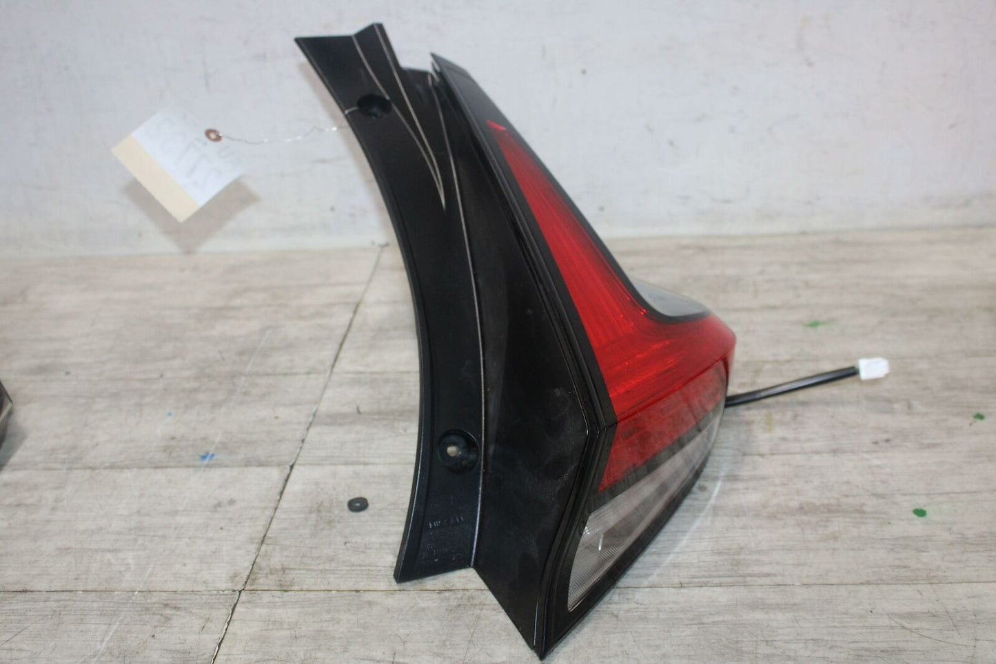 Tail Light Assembly NISSAN LEAF Right 18 19 20