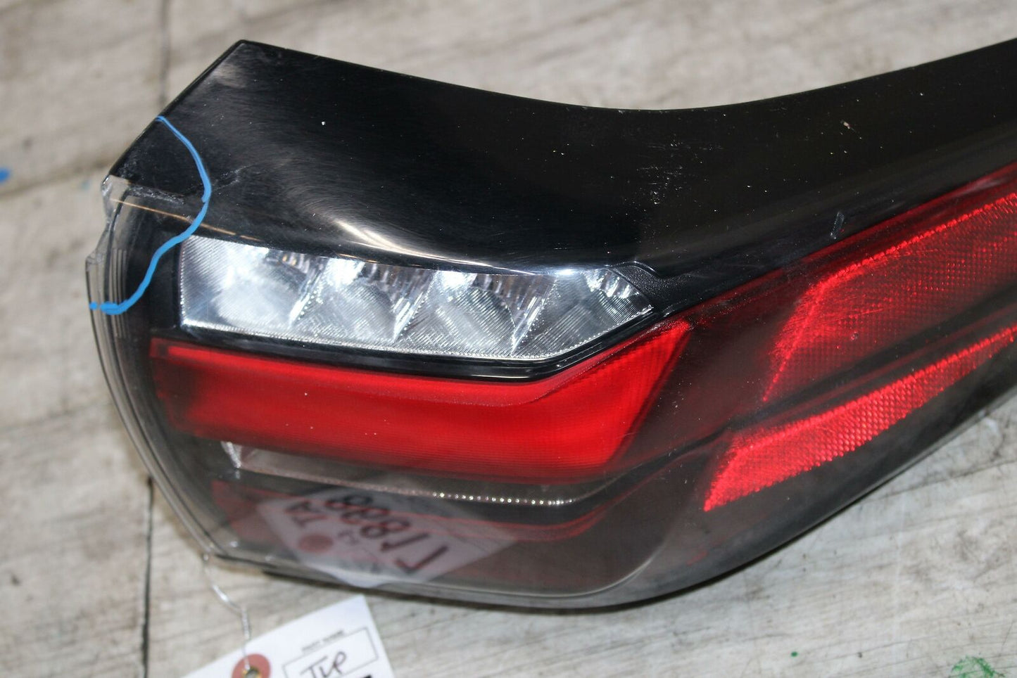 Tail Light Assembly NISSAN MURANO Right 19 20