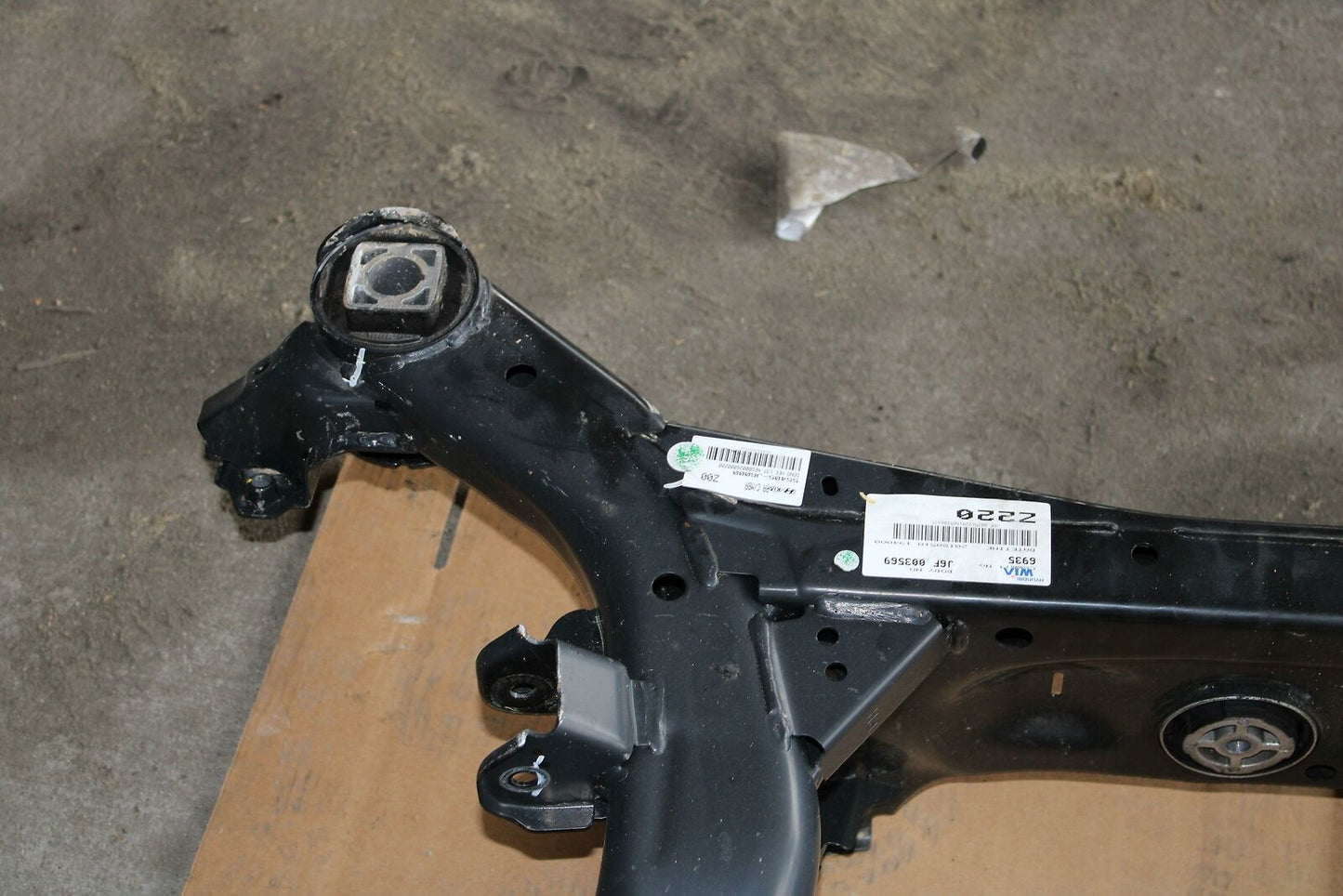 Undercarriage Crossmember KIA K900 19