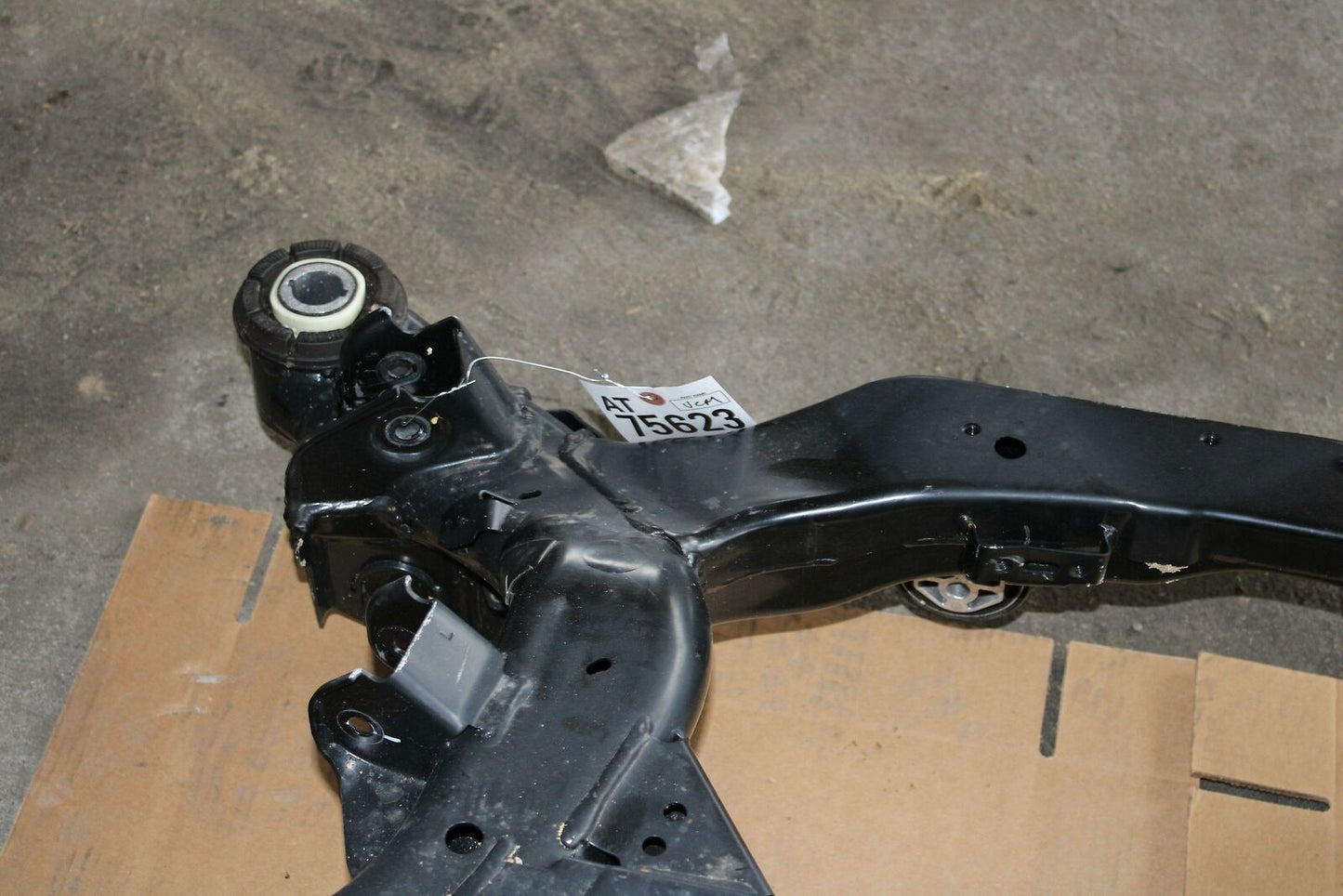 Undercarriage Crossmember KIA K900 19