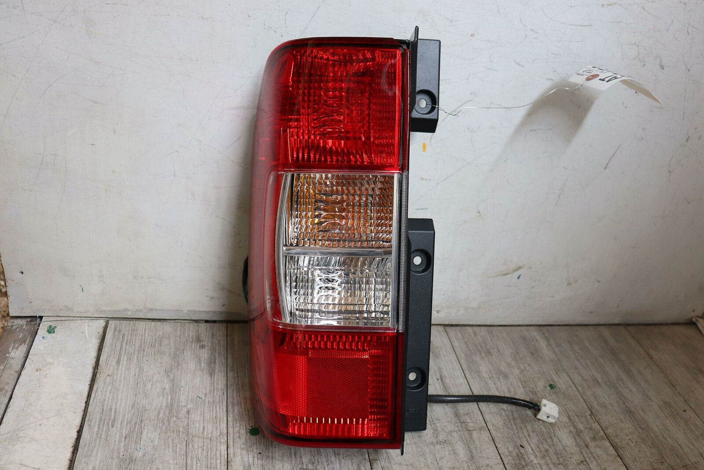 Tail Light Assembly NISSAN NV 1500 Left 12 13 14 15 16 17 18 19 20