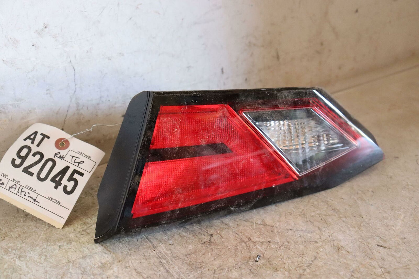 Tail Light Assembly NISSAN ALTIMA Right 19 20